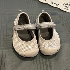 Keen toddler size 6